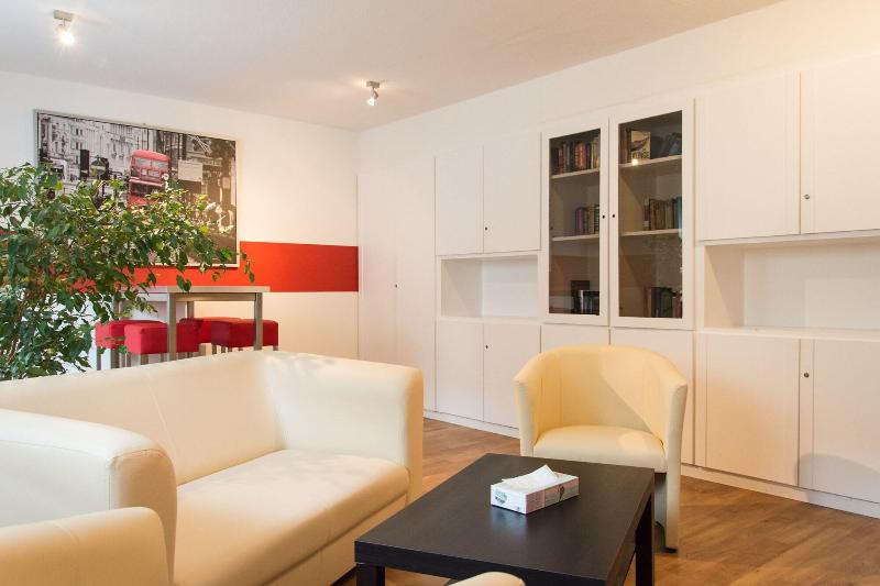 1, 2, Sleep Hostel Nürnberg Messe