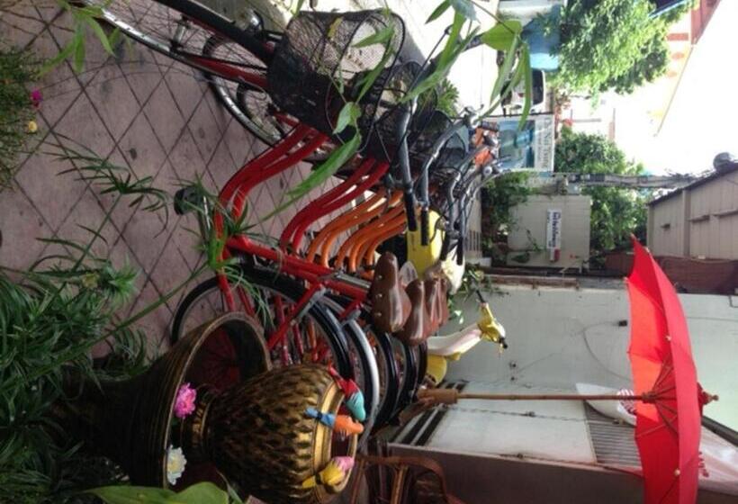 הוסטל Just Chill Inn