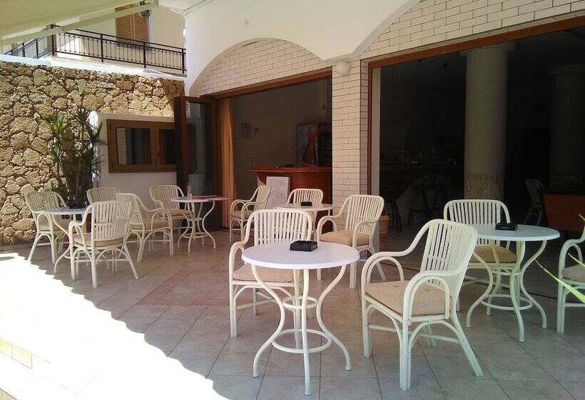 Arkadi Apartments By Checkin