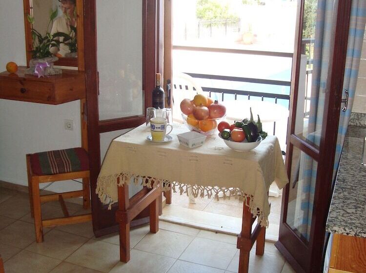 Arkadi Apartments By Checkin