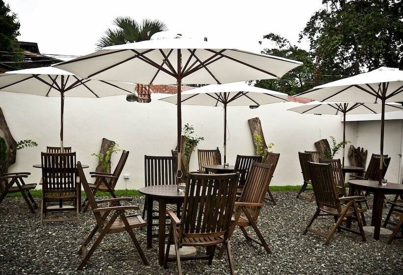 مبيت وإفطار Cleon Villas Pension