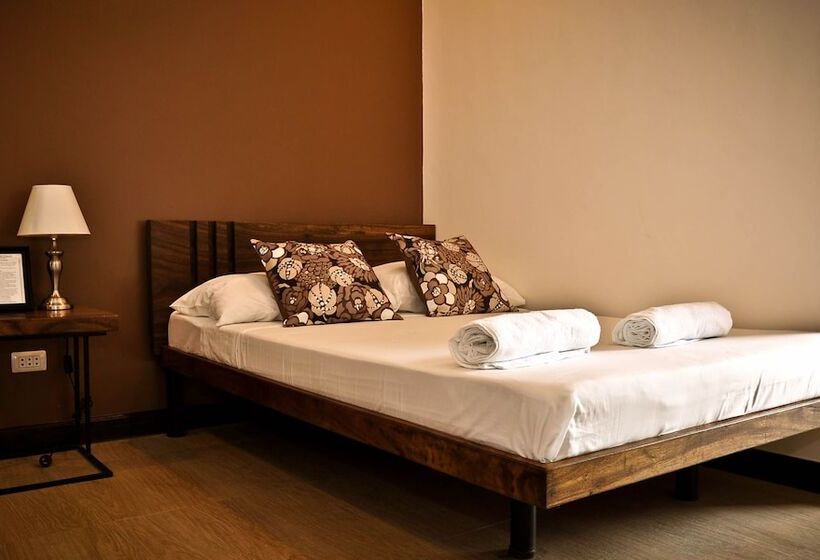 مبيت وإفطار Cleon Villas Pension