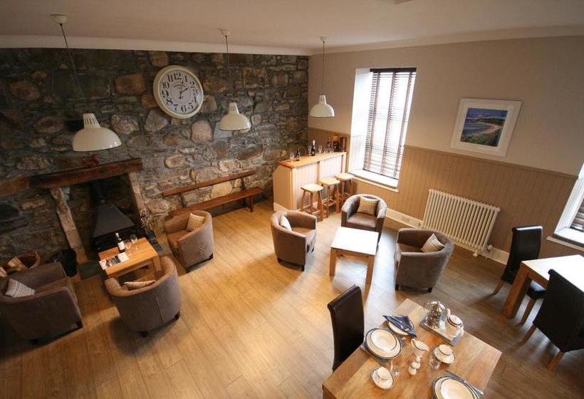 Bed and Breakfast Dava School House