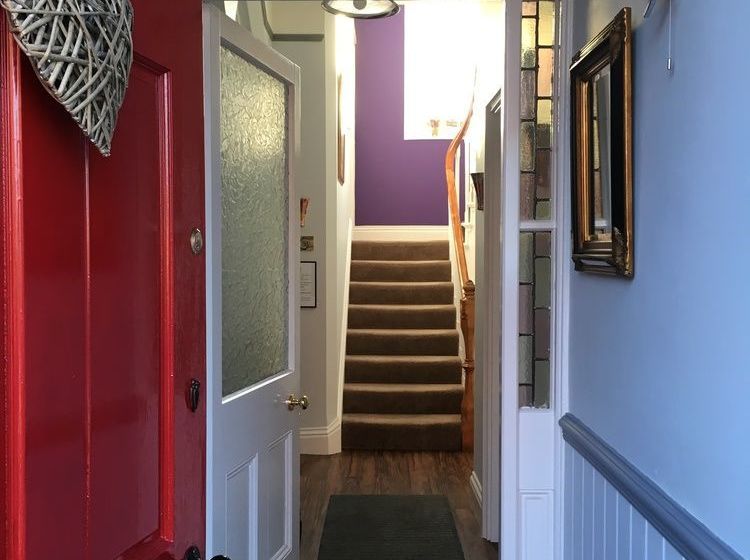 민박 The Red Townhouse