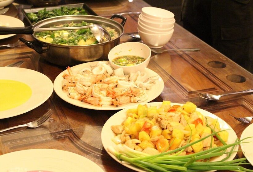 Beehive Phuket Oldtown Hostel