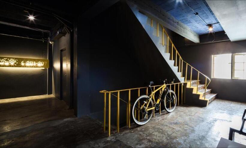 호스텔 Fulfill Phuket   Sha