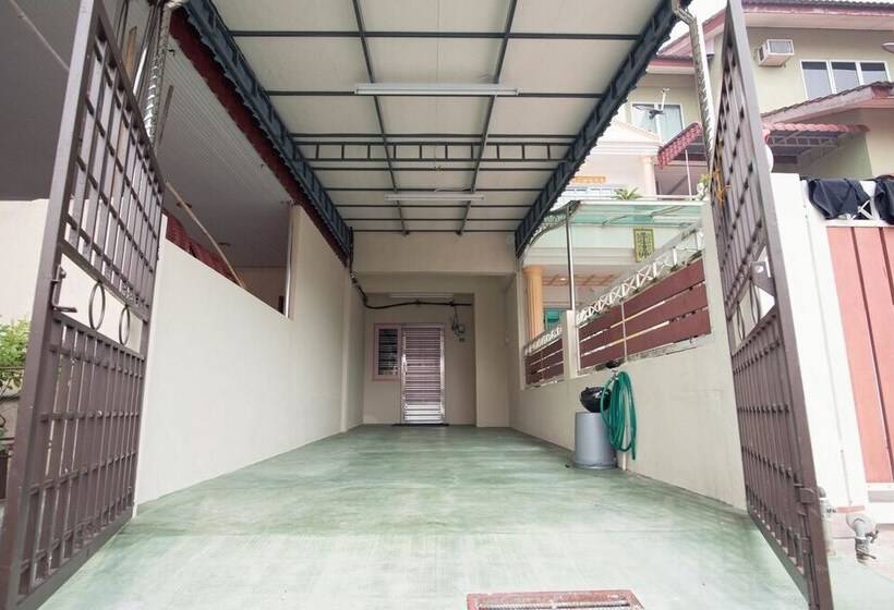 Holidayhome 45a Taman Desa Pangkor