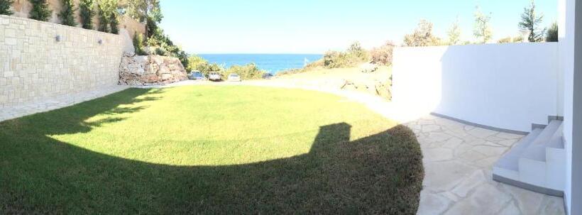 בית מלון כפרי Aphrodite Beach