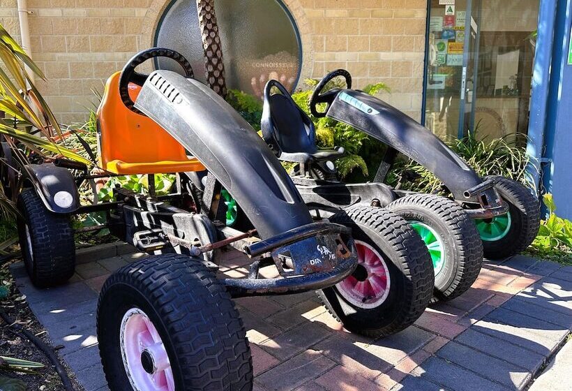 هتل Big4 Middleton Beach Holiday Park