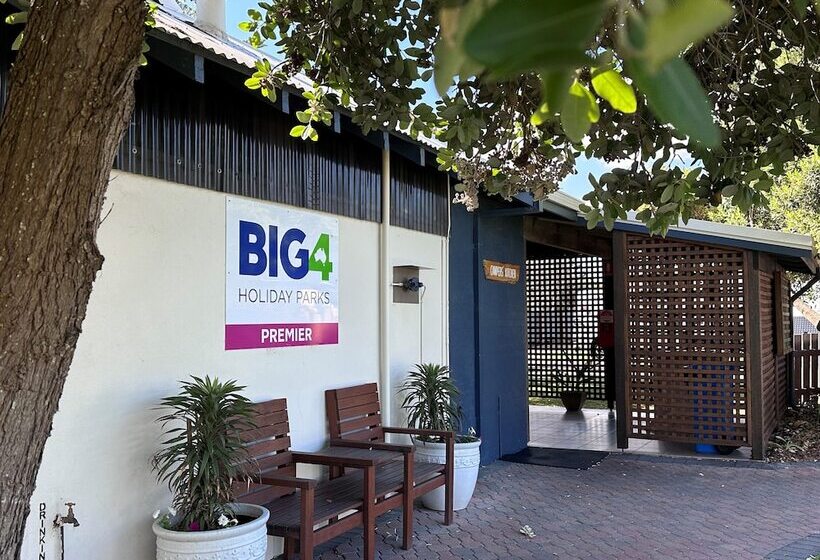 هتل Big4 Middleton Beach Holiday Park