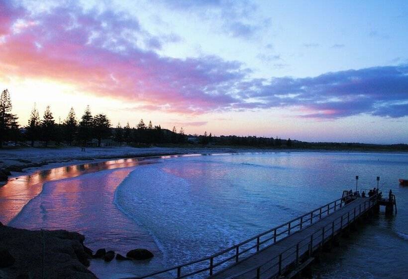 هتل Big4 Middleton Beach Holiday Park