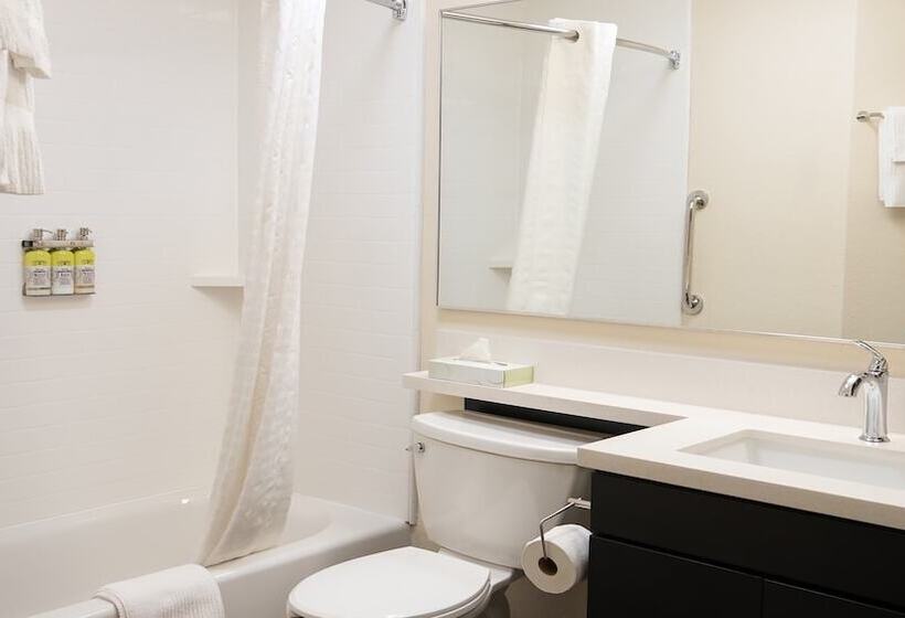 فندق Candlewood Suites Bay City, An Ihg