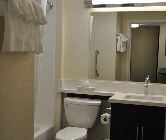 בית מלון כפרי Candlewood Suites Bay City, An Ihg