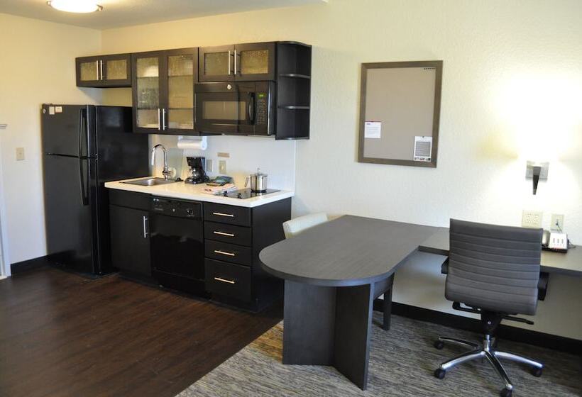 בית מלון כפרי Candlewood Suites Bay City, An Ihg