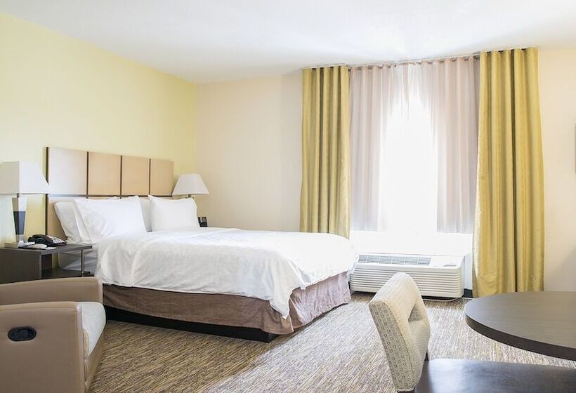 בית מלון כפרי Candlewood Suites Bay City, An Ihg