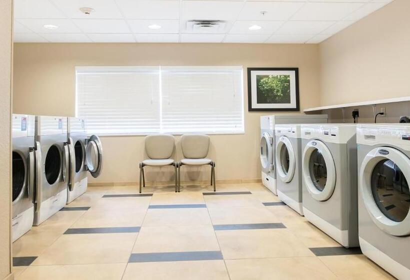 בית מלון כפרי Candlewood Suites Bay City, An Ihg