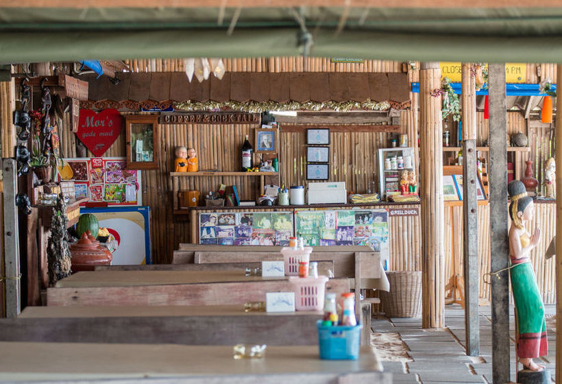 호텔 Chaam Little Shop & Resort