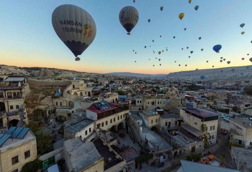 בית מלון כפרי Chelebi Cave Suites Plus 6 Years Old