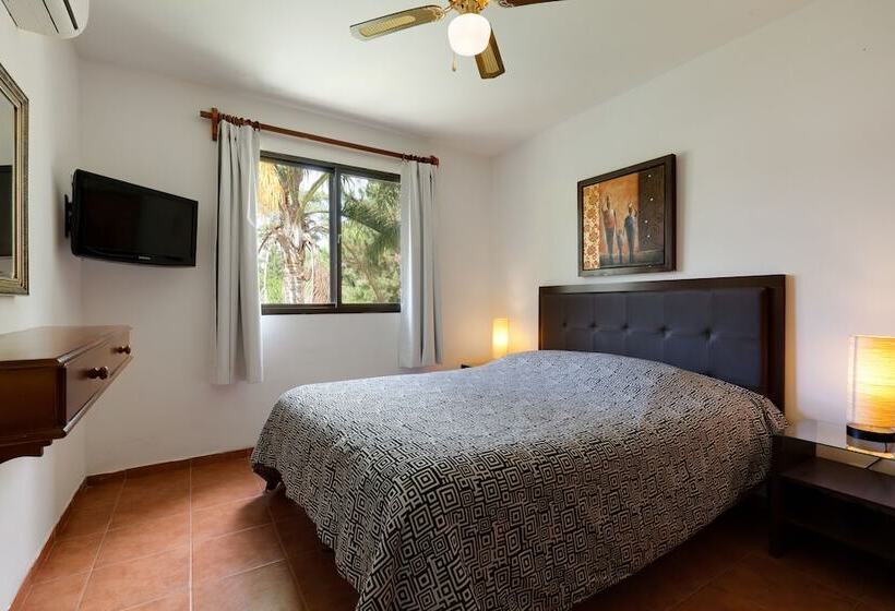 בית מלון כפרי Costa Brava Resort