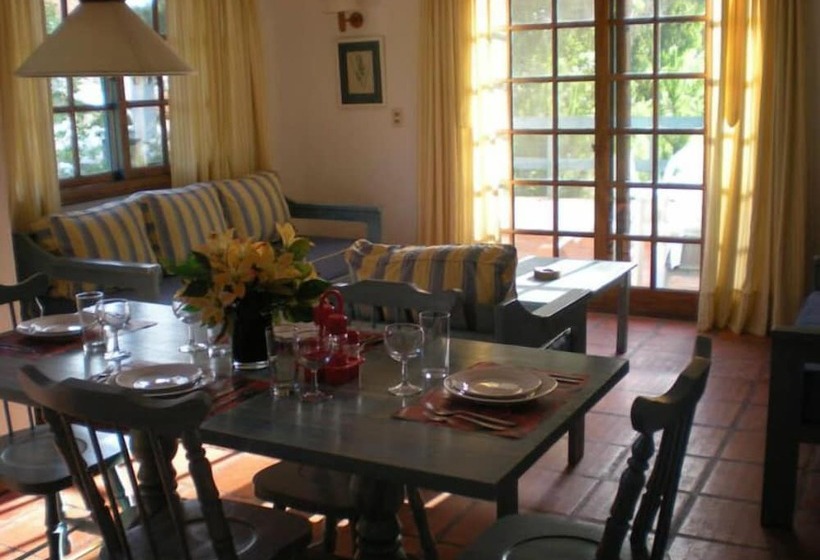 בית מלון כפרי Costa Brava Resort