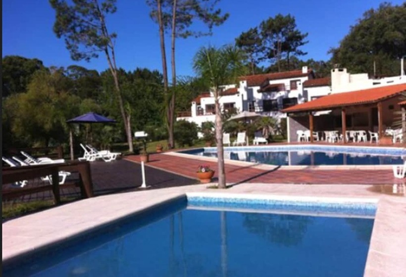 בית מלון כפרי Costa Brava Resort