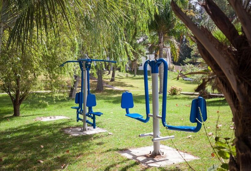 בית מלון כפרי Costa Brava Resort