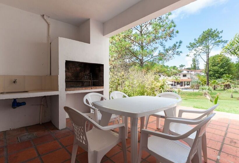 בית מלון כפרי Costa Brava Resort