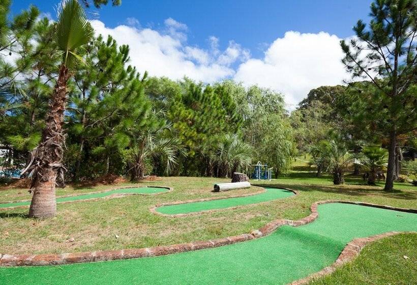 בית מלון כפרי Costa Brava Resort