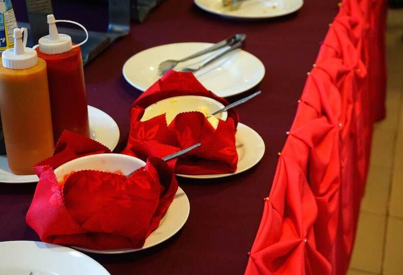 Отель Dansavanh Vientiane