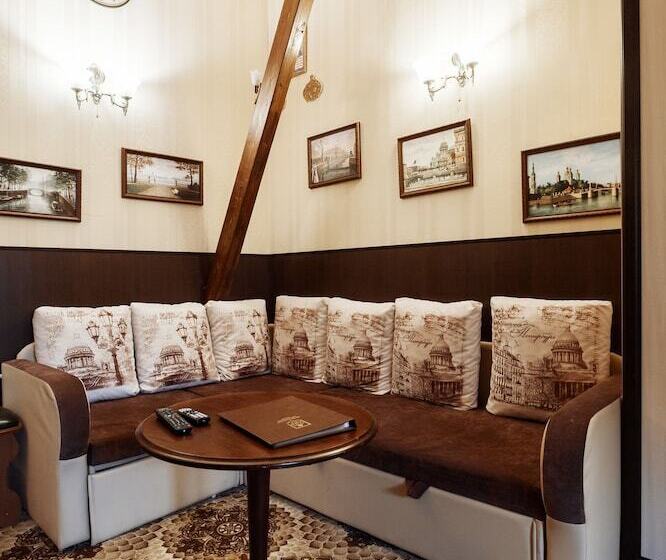 호텔 Dom Romanovykh Mini