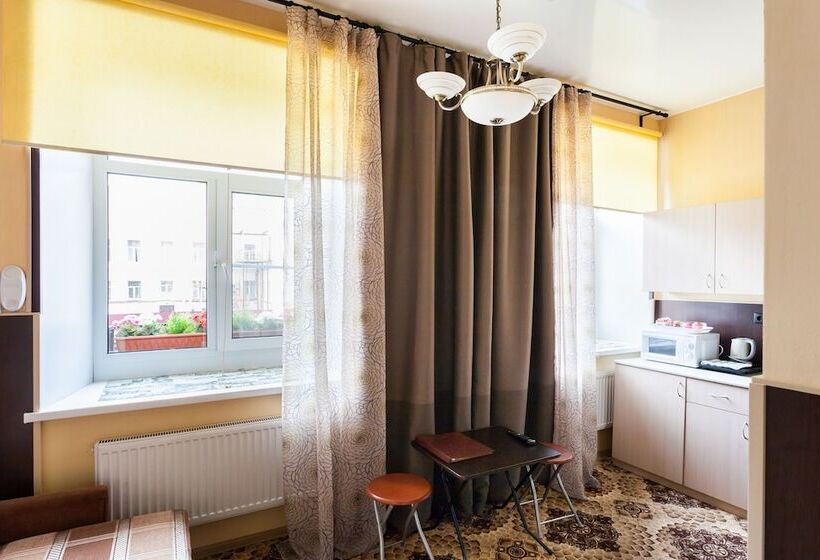 호텔 Dom Romanovykh Mini