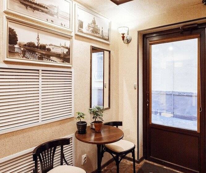 호텔 Dom Romanovykh Mini