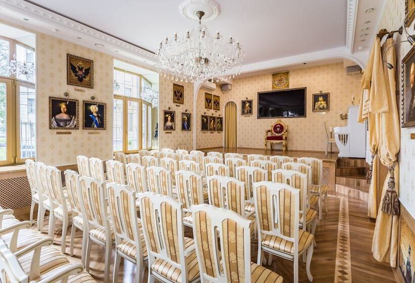 호텔 Dom Romanovykh Mini