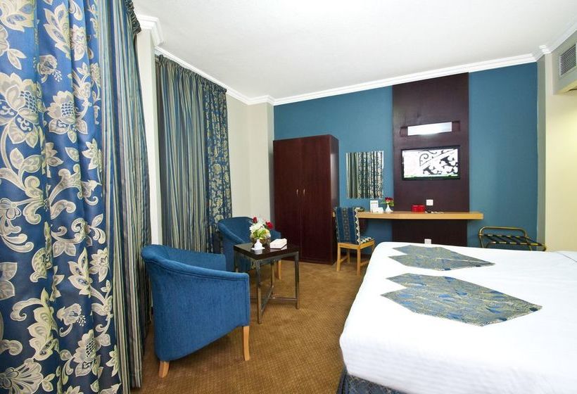 Отель Elaf Al Bustan