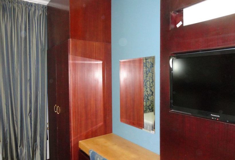 Отель Elaf Al Bustan