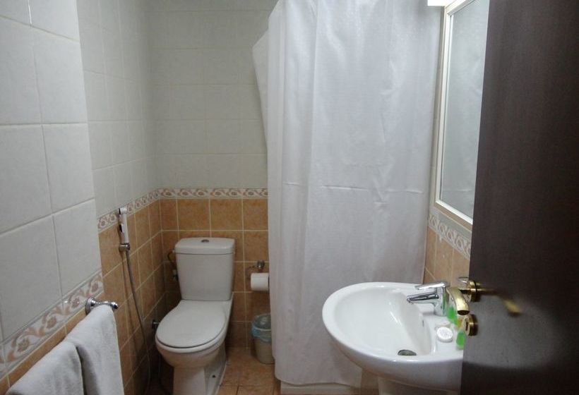 Отель Elaf Al Bustan