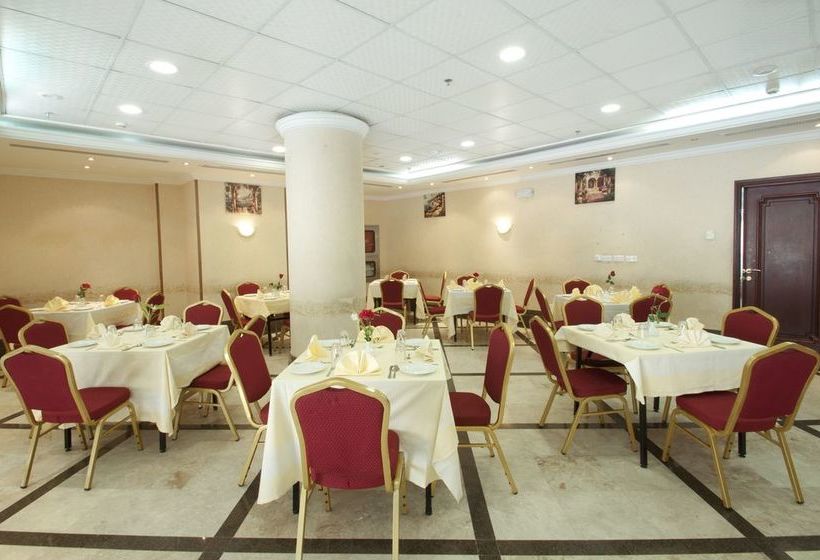 Отель Elaf Al Bustan