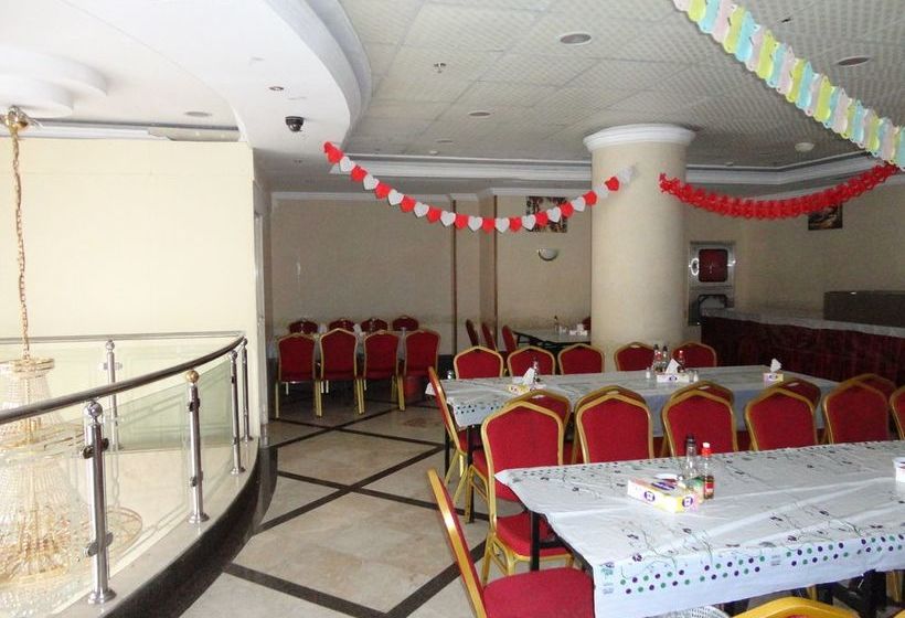 Отель Elaf Al Bustan