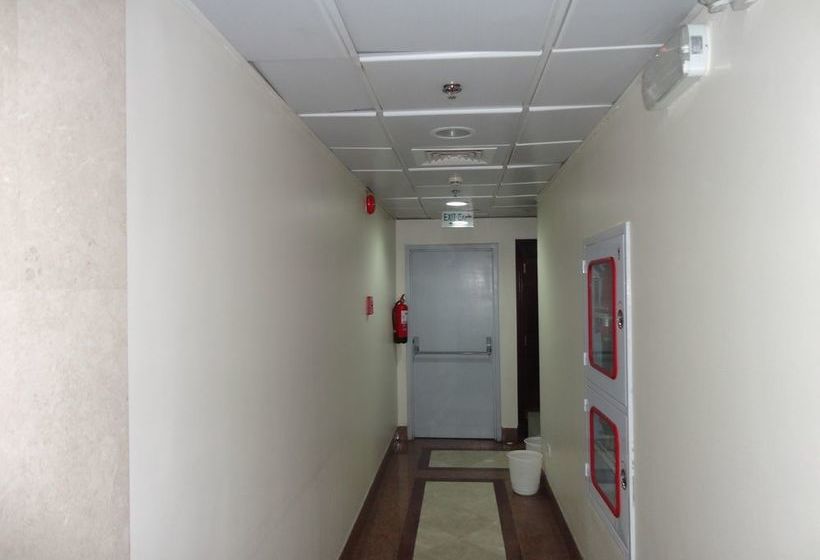 Отель Elaf Al Bustan