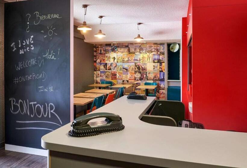 בית מלון כפרי F1 Beauvais