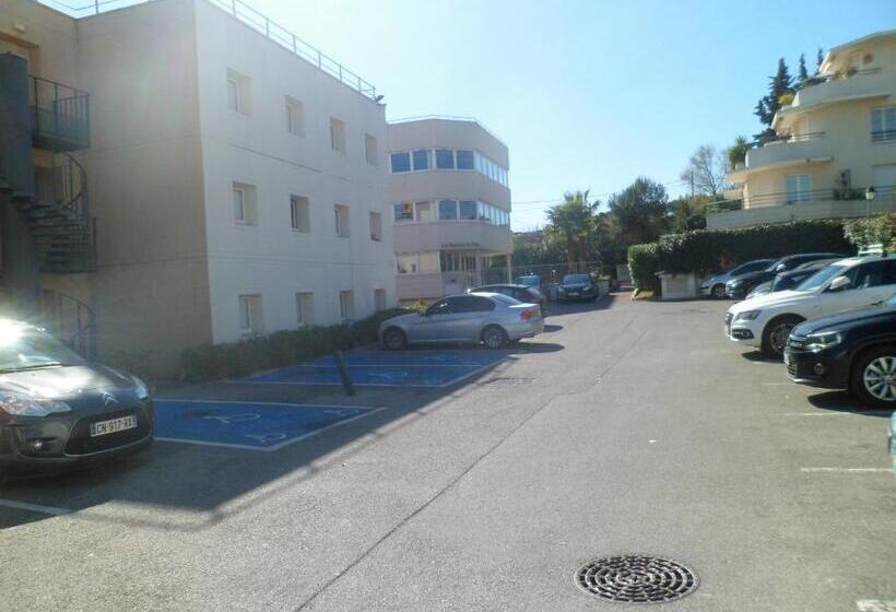 Отель F1 Villeneuve Loubet