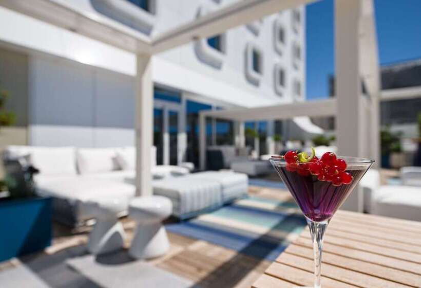 هتل Golden Tulip Marseille Euromed