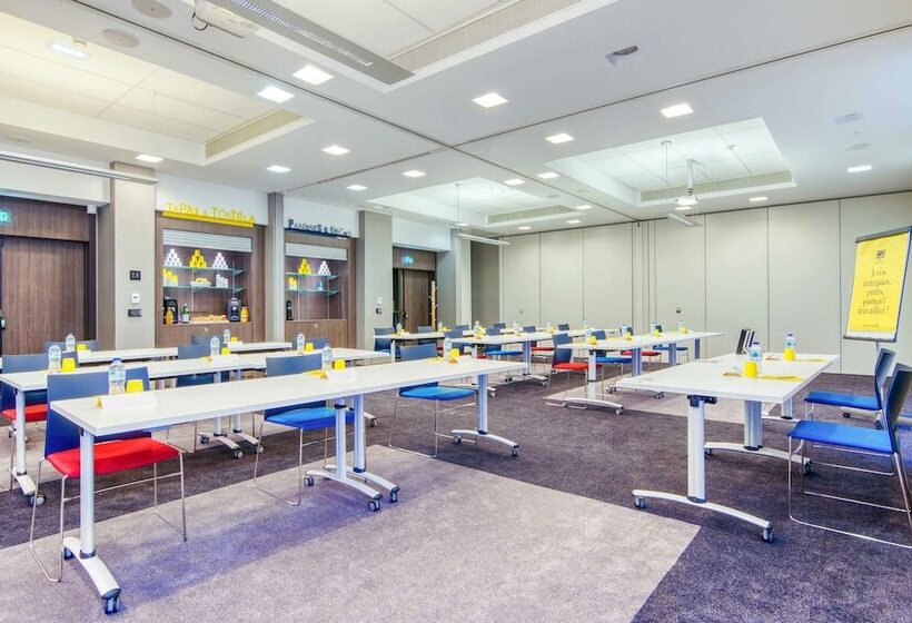 هتل Golden Tulip Marseille Euromed