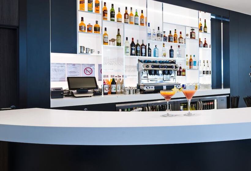 هتل Golden Tulip Marseille Euromed