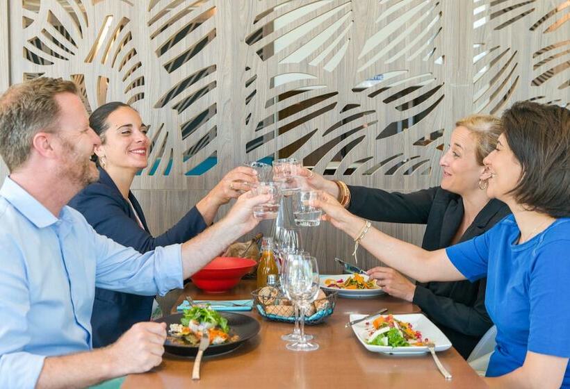 هتل Golden Tulip Marseille Euromed