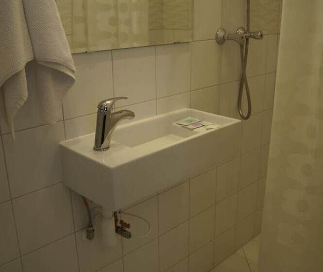 ホテル Griboedov House