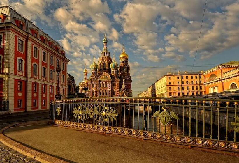 ホテル Griboedov House