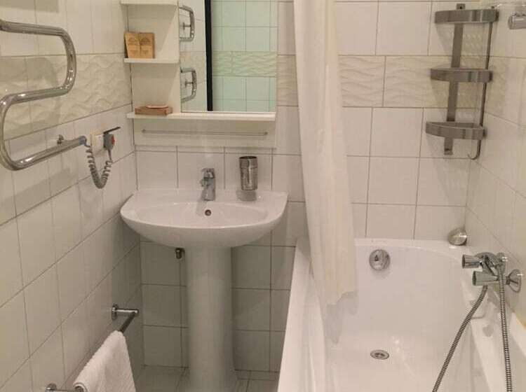 ホテル Griboedov House