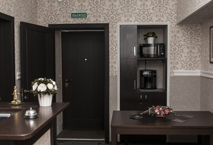 ホテル Griboedov House