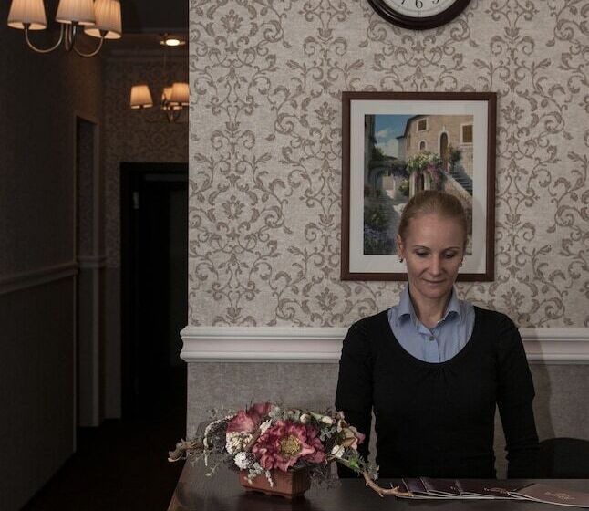 ホテル Griboedov House